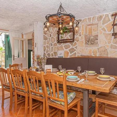 Villa Betelgeuse Jesenice (Split-Dalmatia)
