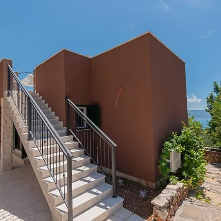 Betelgeuse Villa