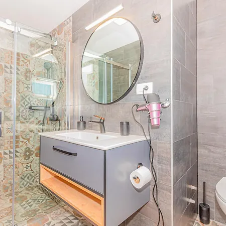 Betelgeuse Villa Jesenice (Split-Dalmatia)